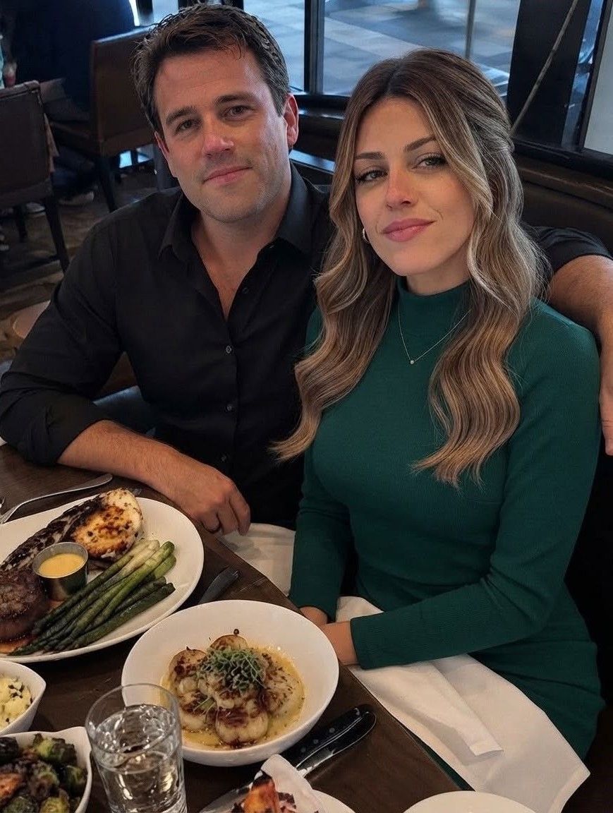 A Couple Ordered a $400 Dinner and Left Without Paying, so My Manager Made Me Cover the Bill – The Next Morning, He Handed Me What They’d Forgotten and Said, ‘I Think You Need to See This’  